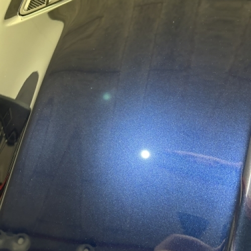 Blå lak efter bilpolering i Horsens med dybere glans og flottere finish