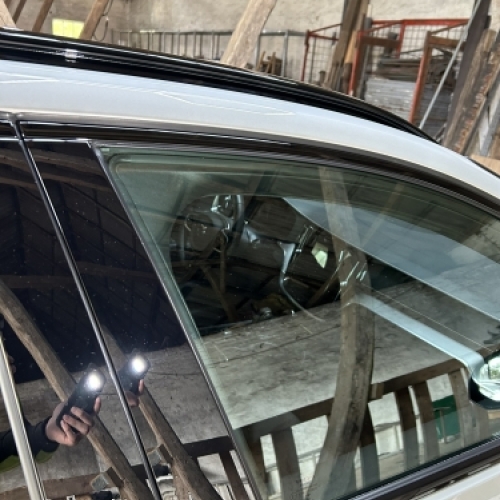 Vinduesliste efter polering i Horsens med ren og blank finish