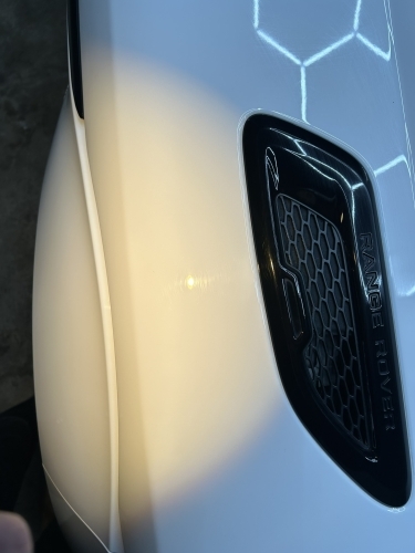 Range Rover detalje før polering i Horsens med synlige mærker i lakken