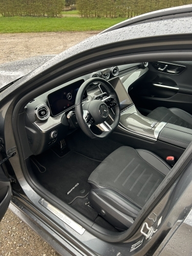 Velplejet Mercedes-interiør efter indvendig bilpleje i Horsens