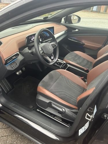 Volkswagen med rengjort interiør efter indvendig rengøring i Horsens
