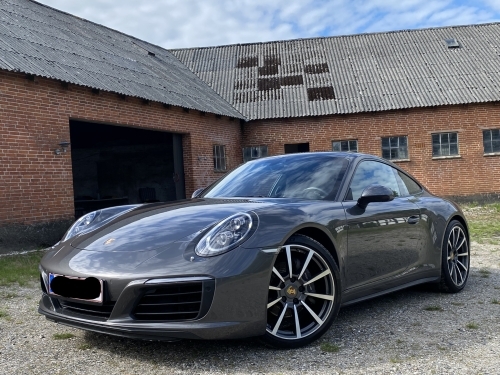Porsche 911 med keramisk coating i Horsens og flot lakbeskyttelse
