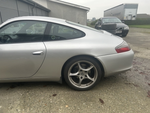 Sideprofil af Porsche 911 efter bilpleje i Horsens med velplejet lak