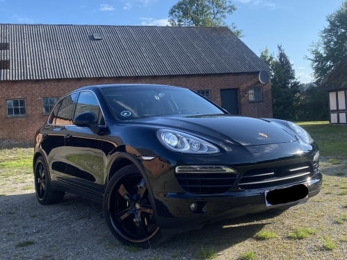 Porsche Cayenne efter keramisk coating i Horsens med blank lak og eksklusivt udtryk