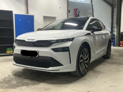 Skoda efter keramisk coating i Horsens med blank lak og flot finish